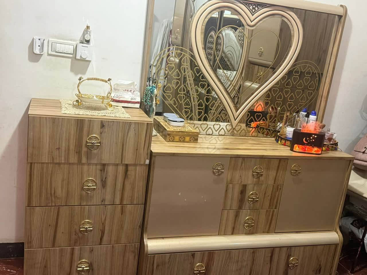 غرفة نوم تركي درجة اولى مابيهه اي خلل 
السعر 800 حتى الجربايه مالتهه تفصال الصوميه خشب عراقي مو تركي 
***********
بغداد الدورة البوعيثة
