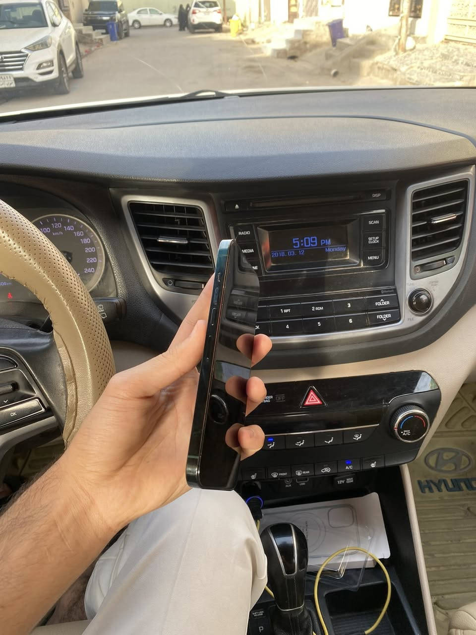 13 برو ماكس 💚بطاريه 95 امريكي ذاكره 256 مكفول فقط معله بطاريه فقططط وبي فطر ب شاشه ما مئاثر ابد كلش خفيف ***********
