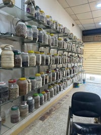 أغراض محل كاملة للبيع مع الرفوف والجام للاستفسار عل خاص او الاتصال على...