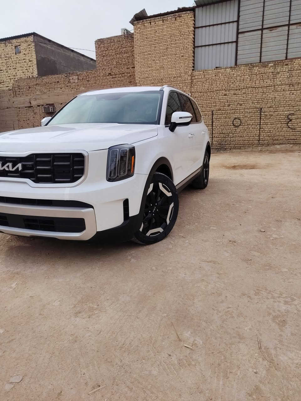 كيا تلورايد موديل 2024
ماشية 28الف  بدون رقم
السياره بيه فقط مقدمه البنيد مصلح بارد
السعر 268
***********
