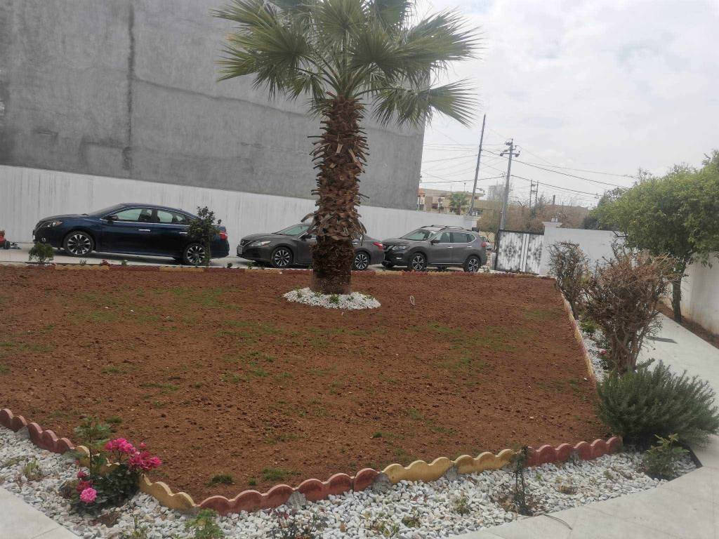 وه ستاي حه ديقه بؤ ديزاني كردني حه ديقه خاوين كردنه وه ي مه زرعه وبؤ جاكردني هه موو جؤره دارودرختيك به جوانترين شيؤه  واتساب فايبر ***********🤙☎️🪏 أربيل, العراق
