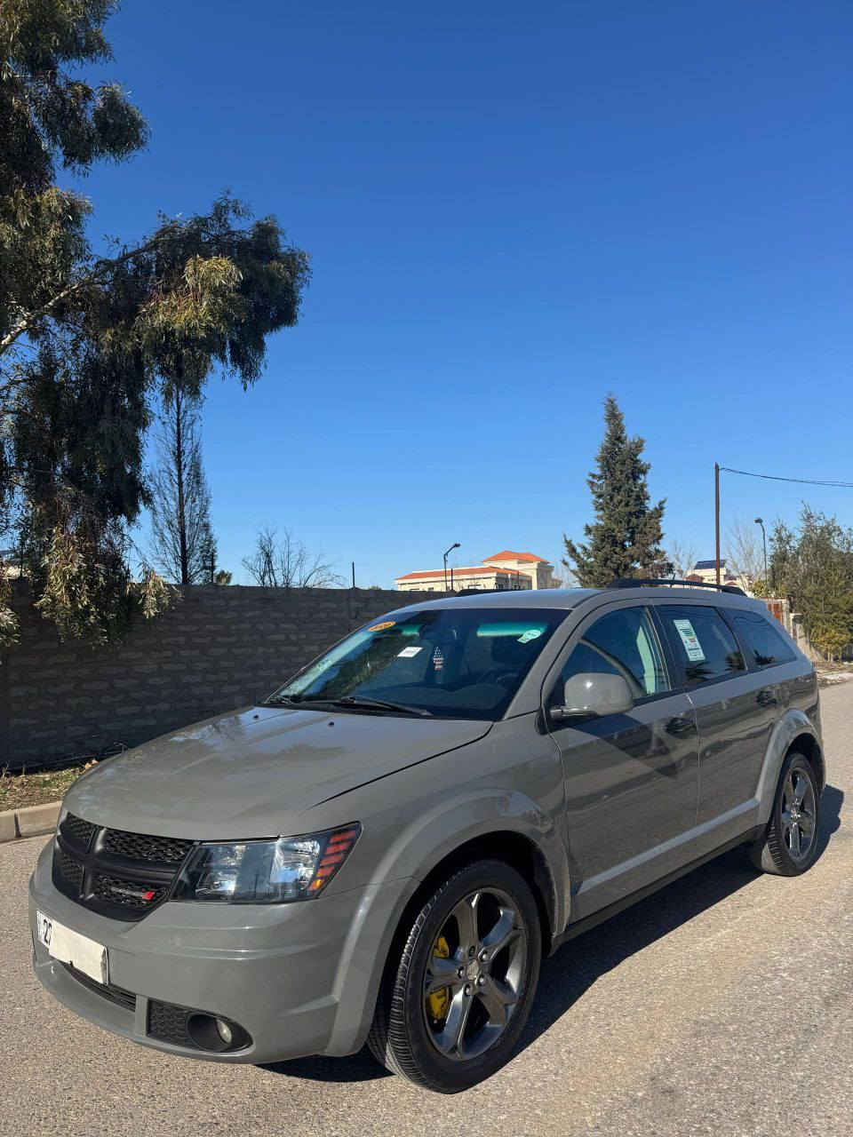 ارخص جورني موديل 2020 لون سمتي فول بكل العراق اتحدي هذا سعر 🔥سعرر ( 148) ورقة
سلام عليكم .. ماشاءالله 🩶 
دوج جورني موديل 2020 فول فول
((سعرر بلاش والله 148)) ❤️‍🔥
((دينار مصرف مابيه سياره بعده بيه رائحة شركة سياره مالتي مال بيت بسمي 💝 )) 
مواصفات فول 4 سلندر 
7راكب تبريد مركزي 3 قطعه 
رقم شاصي ::
3C4PDCAB4LT237571
..سياره بيها فقد 3 قطع بخ بدون دواخل بدون شاصي بشرط ✅
تاير سبير بعده مانازل 
لون سمتي مرغوب و نادر 🩶
سياره كامره امامي  + بصمه+ شاشه 
نضافه 100 من 100 🔴
ويل حجم 19 
تخم تاير جديد قبل اسبوع شديته
دهن محرك جديد 
صدر جديد
هزه و فحص سنويه جديد.
رقم اربيل بسمي شخصي اتحولك ب اول يوم 🌹 ..
(كير و مكينه بشرط تريك وين ماا تريد ماشيه بس 60 الف ) بشرط برغيي ماا مفتوح 💟

{{سعرر بلاش والله 148 ورقه ❤️‍🔥}}}

(((مكان سياره زاخوو قريب عن دهووك))) 🌷

للاستفسار اتصل بهذا رقم 

***********

واتساب موجود بيهه 24 ساعه اني بلخدمه
