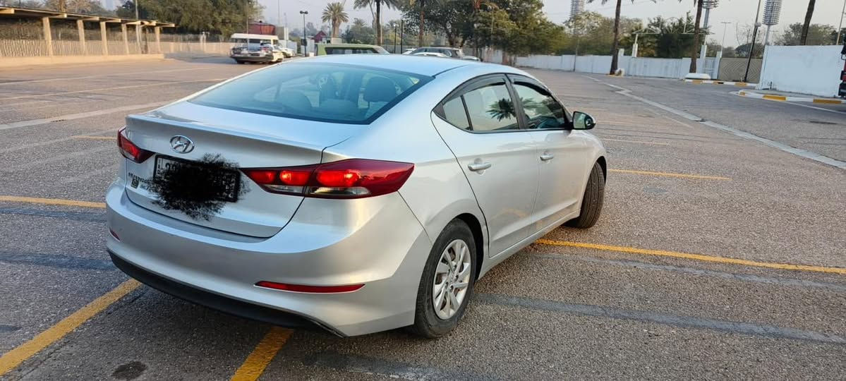 السلام عليكم
النترا موديل 2018 

السياره رقم اربيل الجديد باسمنا 

اول مادخلت للعراق ولحد اليوم على ايدنيا 

سياره نظيفه جدآ وبدون صبغ

التخدمه يتصل ويجي يشوفها بعينه ويتاكد 

امسويلها سونار شامل  جديد

السياره شرط التحويل للتصير من قسمته. 

سعرها.  ((128))

مكانها بغداد حي الاعلام 

***********
