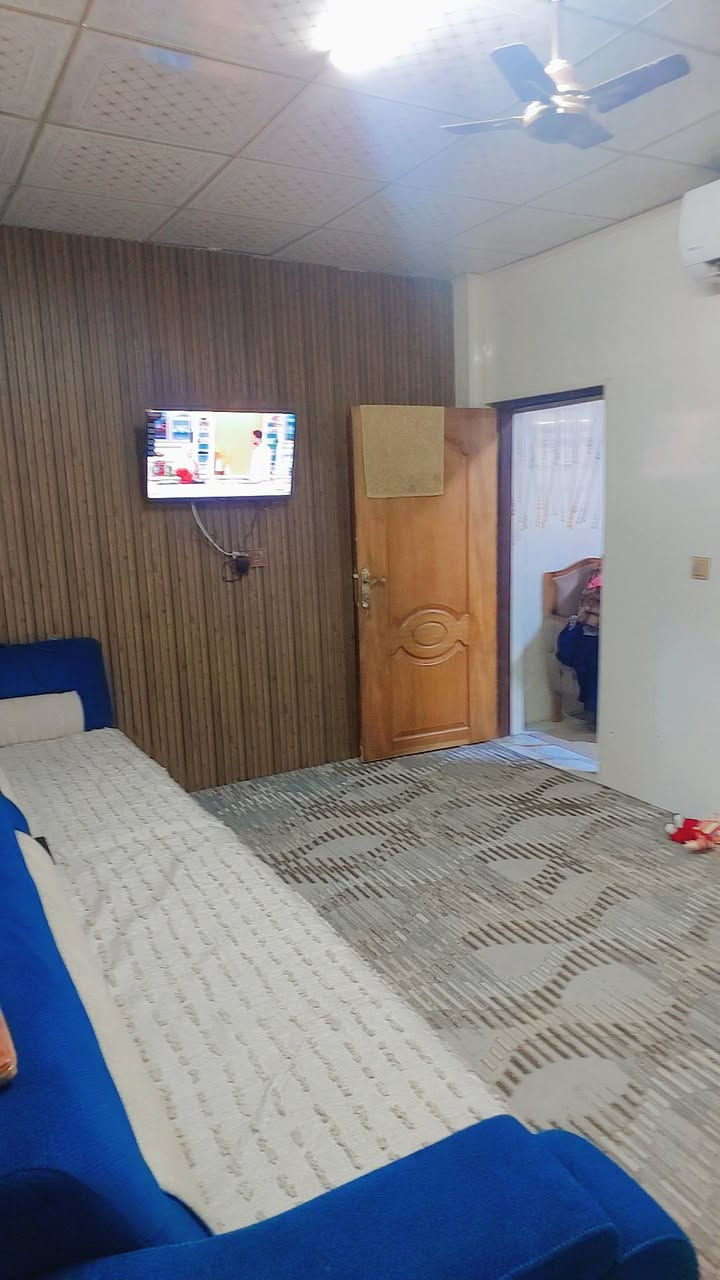 بيت للبيع ب٧ نيسان الشارع الرئيسي اول نزله مباشرة شارع تبليط مجاري كامله البيت واجهه ٥ ونزال ١٨ قاطين غرفه واستقبال ومطبخ وصحيات الطابق الاول والطابق الثاني غرفتين نوم والثالث بيتونه وسطحين البيت تغليف وسقوف


**إذا كنت صاحب هذا الإعلان وتريد حذفه لأي سبب، رجاءا أرسل رسالة إلى الدعم الفني**