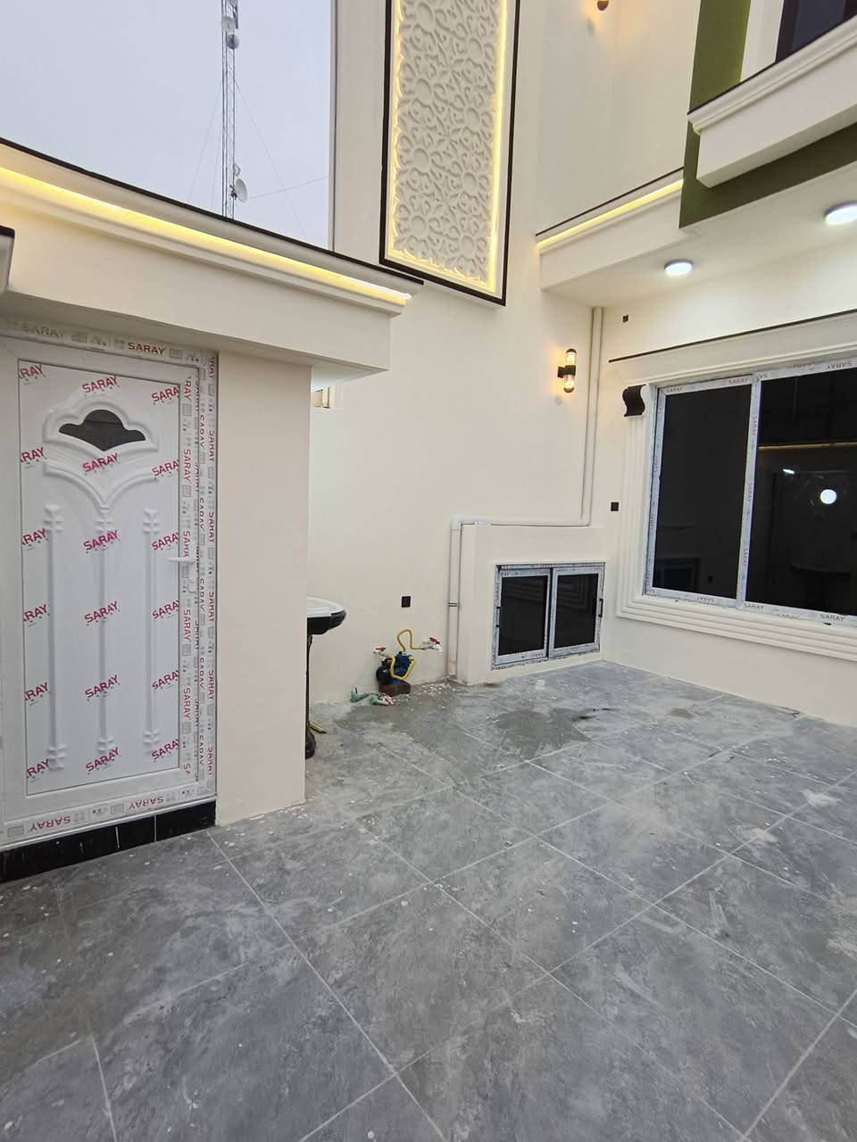 السلام عليكم
👈دارين للبيع🏚 👈المساحة كل دار100 متر
👈كل دار طابق ونص
يحتوي كل دار /  طابق الارضي / كراج ومطبخ واستقبال وصحيات وغرفة نوم
طابق الثاني / يحتوي/غرفة نوم وصحيات وبيثون
طابو صرف بسم شخص🚶 واحد
العنوان👈 حي الأسرى 👈 قرب مسجد قباء
الدار👈 على حرف T  وحديقة
موقع مميز👌 جداً
السعر (  ١٢٣  )  وبيه مجال
علما سيكون معاملة مع صاحب الدار مباشرة

للاستفسار أكثر مراجعة مكتب المباني للعقارات والمقاولات العامة او الاتصال على الارقام الثالي

*********** محمد ابو جنيد (واتساب وما سنجر
*********** محمد
*********** احمد

نتشرف بزيارتكم للمكتبنا واستقبال كافة عرضاتكم تجاري وسكني في كافة أنحاء محافظة كركوك

عنوان مكتبنا حي العسكري مقابيل جامع المعراج
