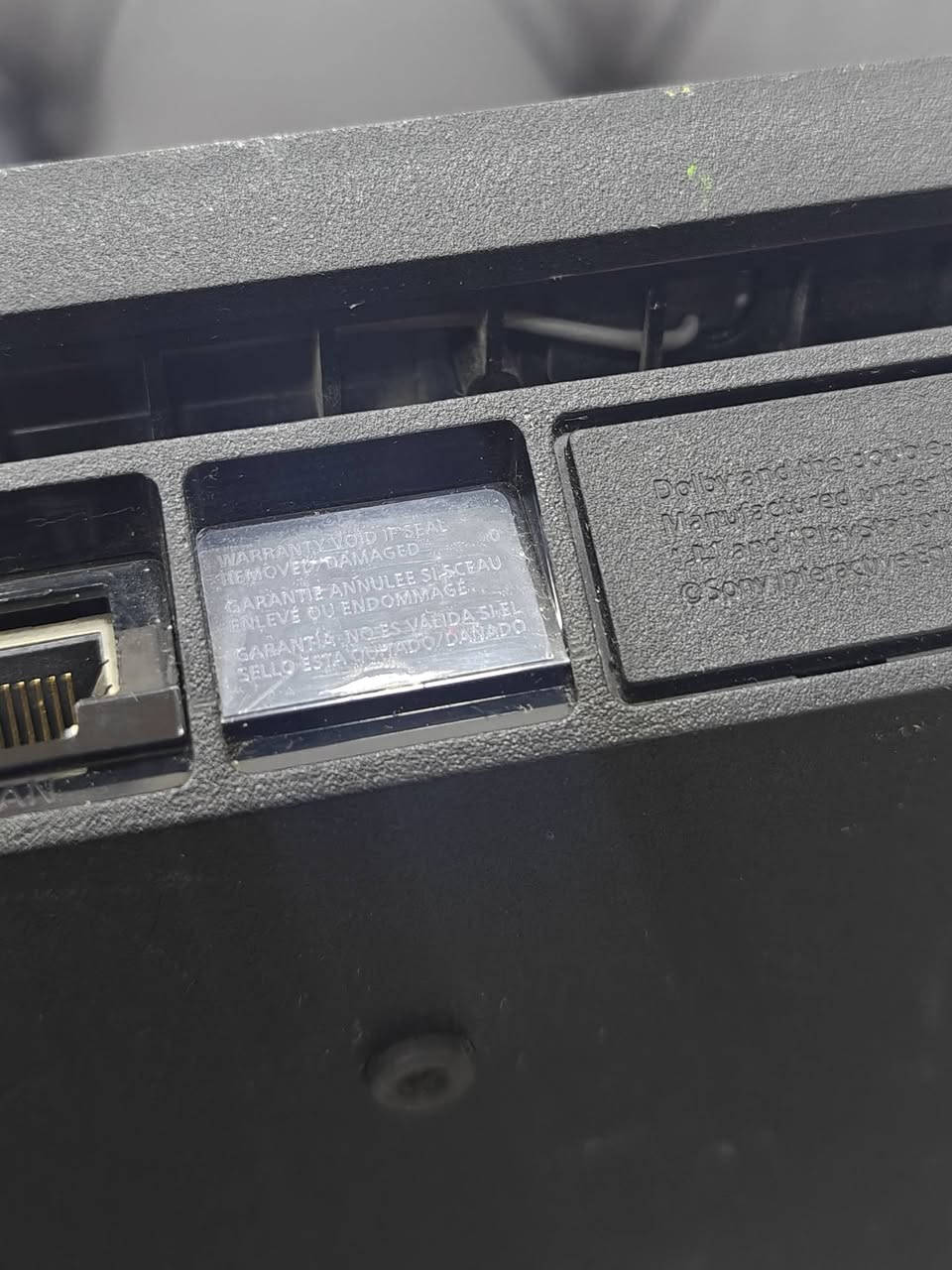 بلي 4 سلم  أونلاين
 1 تيرا مامفتوح نضيف 
2 جوستك اصلي 
مع سماعات
 وكيبل وقاعدة شحن دبل
*********** واتساب
