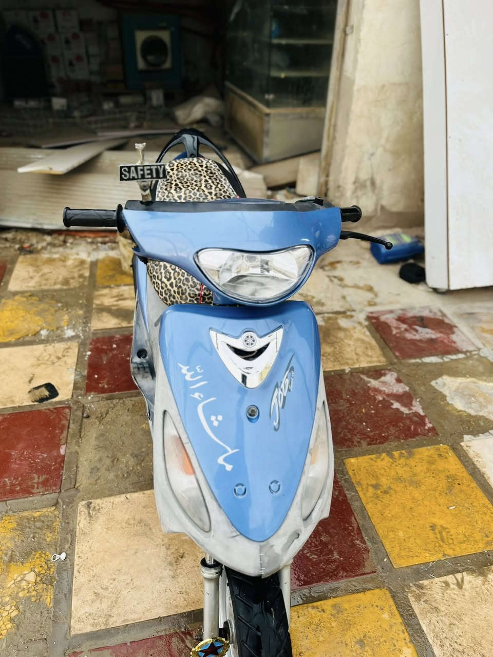 سلام عليكم منغولي للبيع الدراجه فقط ولفات محرك ما تسمع صوته نضيفه كلش سلف هندر بك لايت عالي ناصي كامله الدراجه تخبل لا نضوح لا تبخير شلعه ومعدل بوشه 49 سعر 600 بيه مجال كلش قليل أكفلك مكينه وشاصي الدراجه نضيفه كلش شرااي تعال واتساب ***********
