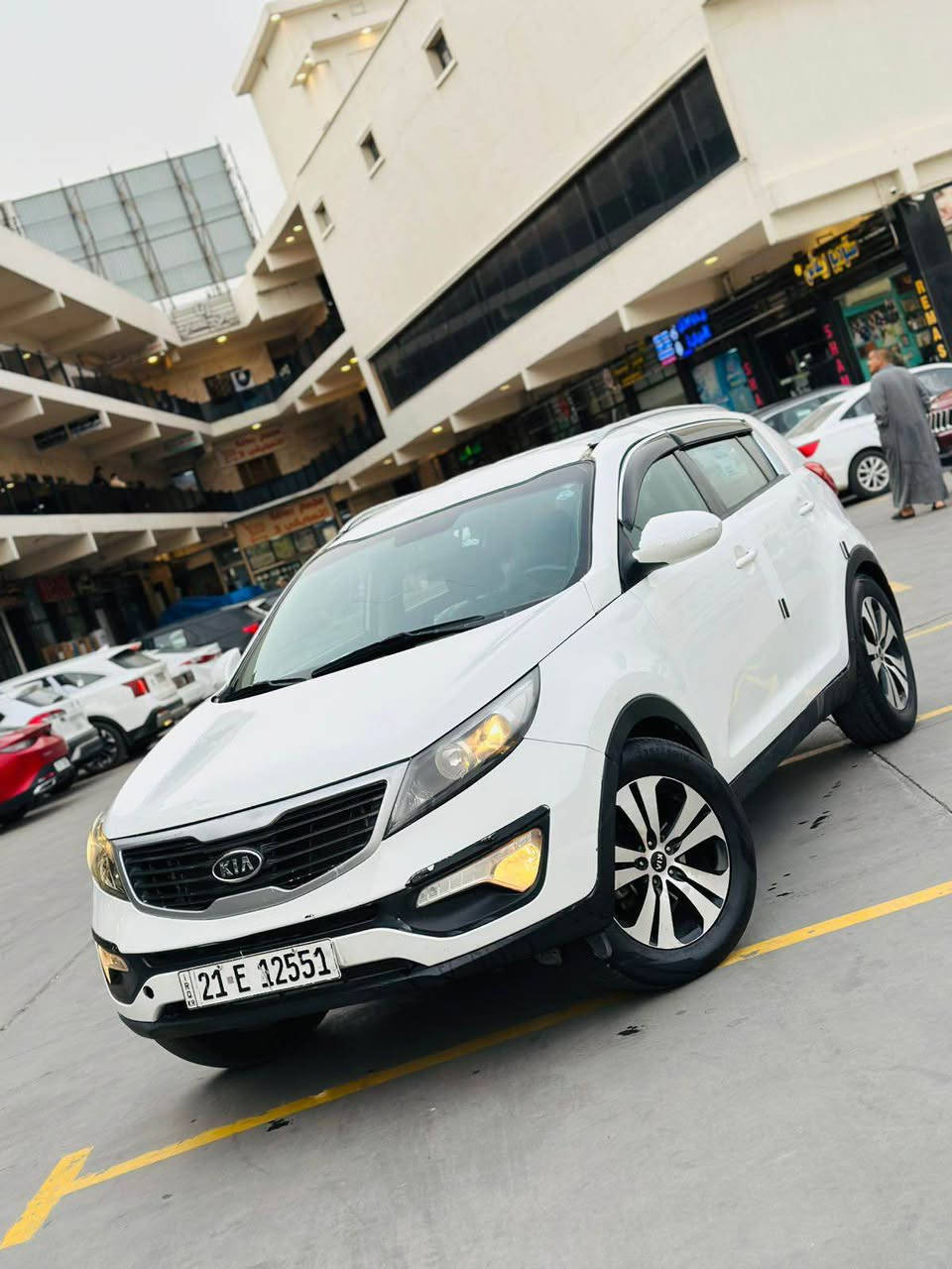 السلام عليكم اخواني 
سبورتج خليجي ٢٠١٢ للبيع او المراوس بشمالي فقط
مكينه ٢٠٠٠ دوش كير At سليم 
شاشه كامره بلاد
كشن كهرباء
تخم تاير جديد 
سويجات ٢
السياره بيها جفيه جهه السايق  بجم مكفول حوض مكفول التصليح فقط تكمه السايق  والأبواب 
ابيع عام مكفوله من القص 
سنويه لل٢٧ لوحات جدد هزه خلصانه 
ابيع شرط التحويل والغرامات 
السعر ١١٠ وبيها مجال مكاني بغداد البنوك - الدوره 
للاستفسار *********** بغداد, العراق
