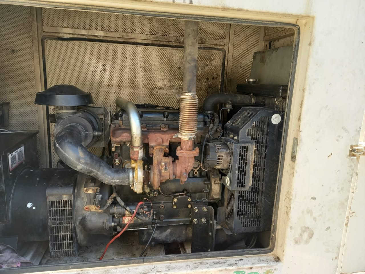 السلام عليكم 
بيركنز انكليزي 80 kvكي في للبيع
المكينه جديده شاديها ممشتغلة 
*********** واتساب 
***********
متواجد خاص
