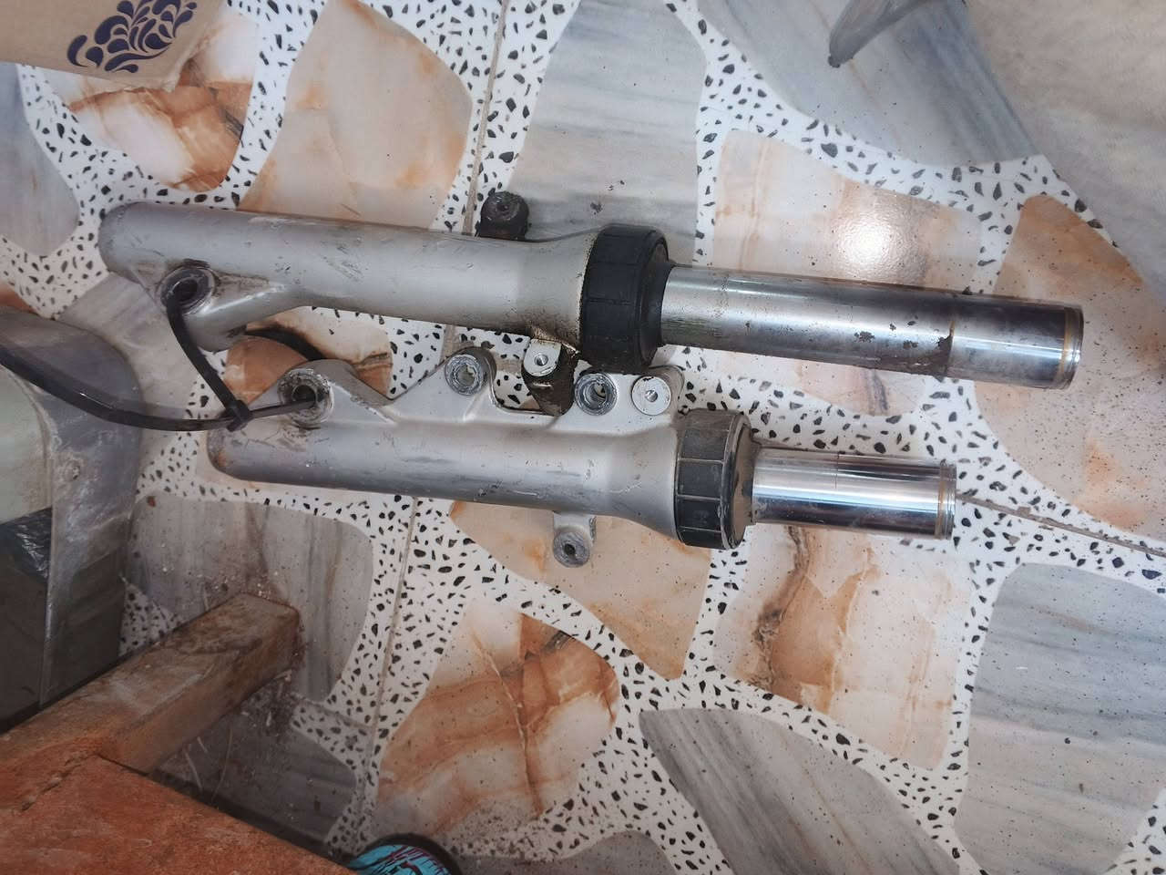 سلام عليكم  غراض سكنس فحل 
بچم سكنس فحل ،،
بچم سكنس نثيه ،
مصدات هوا ،،
مجاميع سكنس فحل 3قطع،،
كشن سكنس،،
دبلات سكنس فحل
عوزهن تچفيت ،،
استيرن سكنس فحل،،
استاند سكنس فحل،،
كفرات اصفاح سكنس فحل ،،
ويل امامي سكنس فحل ،،
ويل خلفي سكنس فحل،،
مكاني الشعب قرب سوق شلال
*********** واتساب
