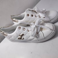 ٣ احذية • قياس ٣٦ • وزن خفيف