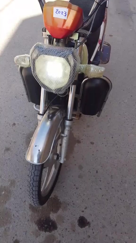 موطور هارلي موديل 2023 بس كشر بدون بطاريات موطور كله شغال وعل الفحص موطور جاهز من  كلشي كهربائيته كله شغال لايت هورن كله شغال نقص بس بطاريات فقط موطور حلو السعر 160 وبي مجال للشراي العنوان الفلوجة حي نزال يم الرعاية الاجتماعية ***********//***********
