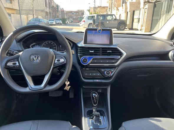 السلام عليكم للبيع شانجان L7  موديل 2023  رقم بغداد  انكليزي  سنويه جديده وبيها هزه سياره كلين  جاهزه من كلشي مكفوله ماشيه 40 الف كم   تاير تخم جديد باتري جديد ادامه كامله بالشركه حره باسمي تحويل ثاني يوم السعر 100  ورقه. وبيها مجال بسيط للشراي للاستفسار  ***********
