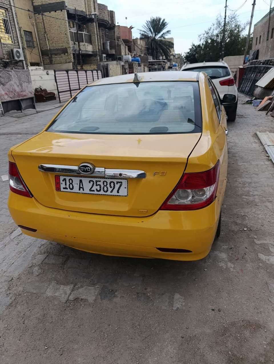 سلام عليكم سياره بي وايدي F3 مديل 2011 سياره مصبوغه حزام للجماليه بيه ضربه بصندوك بصيطه محرك كير تبريدمكفول
شاشه كاعيه جلد وسفريات جلد سياره خير من الله 
مكاني مدينة الصدر 
مكلف بل نشر
***********
