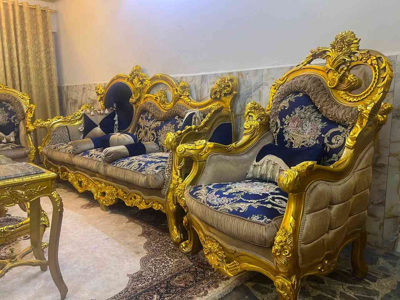 تخم مصري ملكي خشب زان طلاء ورق الذهب اخو الجديد عشر مقاعد مع سيت طبلات مرمر السعر مليون و٦٥٠ مكانه المنصور ***********
