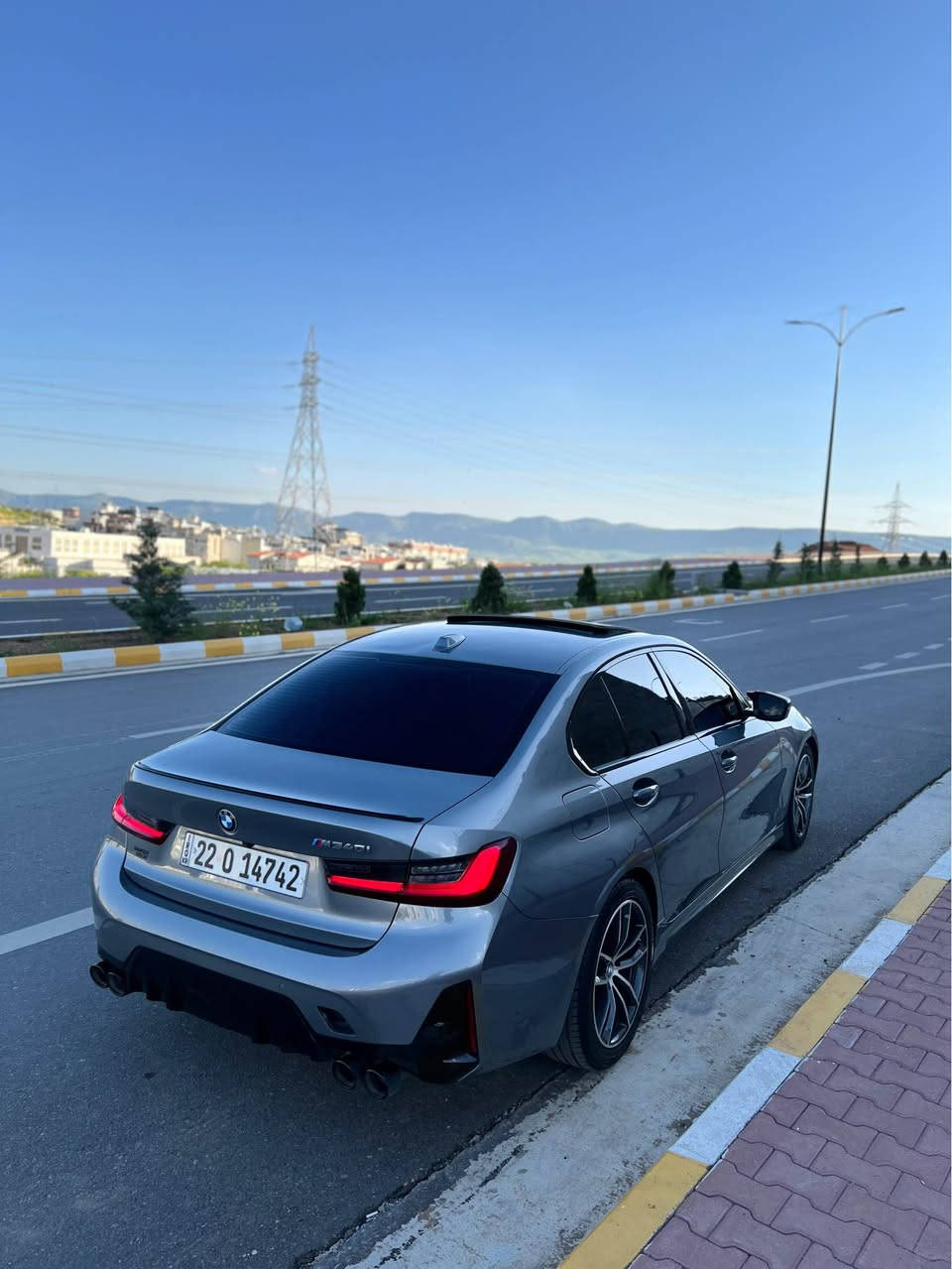‏ BMW M340i (luxury)
ستیج 1 شوتە + داون پایپ
مودیل 2024
ماشية// 28 الف ميل
محرك// 6 سلندر B58
***********
ملاحظة// 1 قطع صبغ ( بونت و شبر بصیط جاملخ سایق) مابی دواخل بشرط
ارباك طاك و راجع سيستم بلادي
سیارة بل باکیت 
سيارة صفر مسج كفالة  كلشي من گير و محرك و كهرابائيات

📍مكان سيارة سلیمانی 

💰سعر 368 ورقة و بي مجال بسيط للشراي
***********
مواصفات ⬇️
خمسة کامیرات
داخل مشمشی بلادی 
لایتات لیزر بلادی 
اوتو ستارت ستوپ 
وایرلیس جارج 
كيج الكتروني 
سلايد
رادار ٣٦٠ درجة

دشبول  و بيبان Ambid Light

‎حساسات  امامي و خلفي
بريك كهربائي 
وضعية قيادة (Ecopro-Comfort-Sport) السليمانية, العراق

