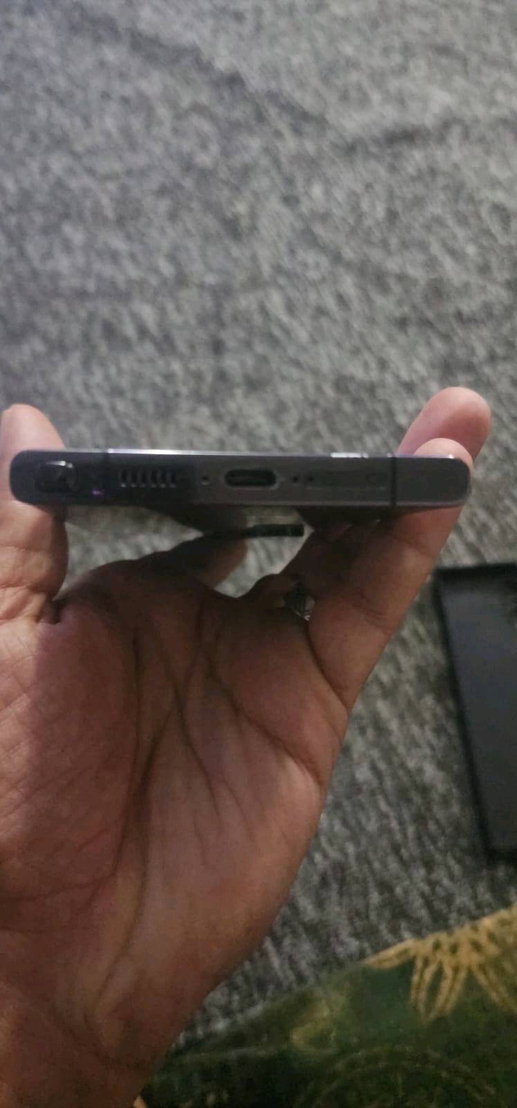 كركوك حي الواسطي 
الترا ٢٣ فطر بلكلاص كارتون وشاحنه الجهاز لوك  وبلشرط 