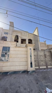 دار للايجار • القادسية • ٤ غرف