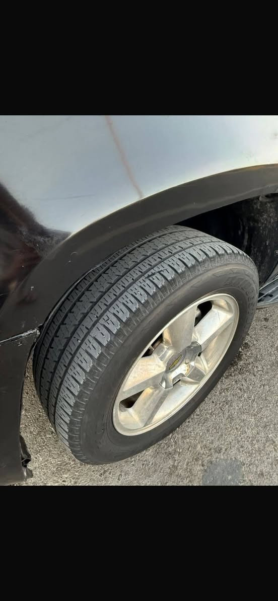 تاهو 2009 LTZ
بدون كصة كلشي ما بيها
مكفولة ومفحوصة كاملة
محرك شغال ممتاز ما تحتاج شي
نظافة عالية استخدام شخصي
كل المواصفات فل
السعر 78 ورقة
***********
بغداد
