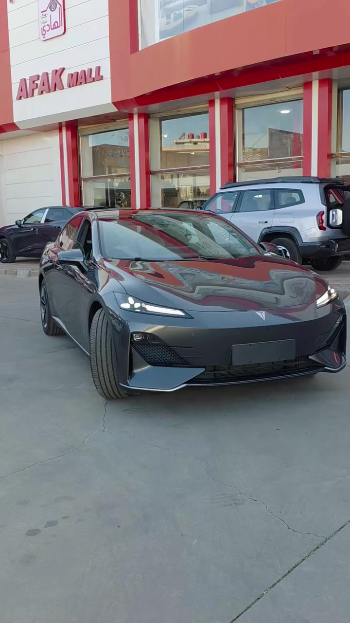 شانجان ( SL03 2025 ( Deepal 
​الفخامة الرياضية في أبهى صورها ..  🏎️
​لعشاق التميز والسرعة و الهدوء ،  تعيد تعريف السيارات السيدان الرياضية . انسيابية فائقة و تقنيات ذكاء اصطناعي ترافقك في كل رحلة .
​🏁 تسارع مذهل : أداء جبار يمنحك شعور سيارات السباق .
​📽️ بروجيكتر AR-HUD : عرض المعلومات على الزجاج الأمامي بتقنية الواقع المعزز .
​ سقف بانورامي : فخامة تليق بك .
​⚙️ ذكاء اصطناعي : نظام تشغيل ذكي يستجيب لأوامرك الصوتية .
​اجعل حضورك طاغياً على الطريق مع SL03 من آفاق مول  . بسعر 23500$
📞 للتواصل :
آفاق مول طرطوس بعد دوار المنطقة الصناعية 
📱0943370000


**إذا كنت صاحب هذا الإعلان وتريد حذفه لأي سبب، رجاءا أرسل رسالة إلى الدعم الفني**