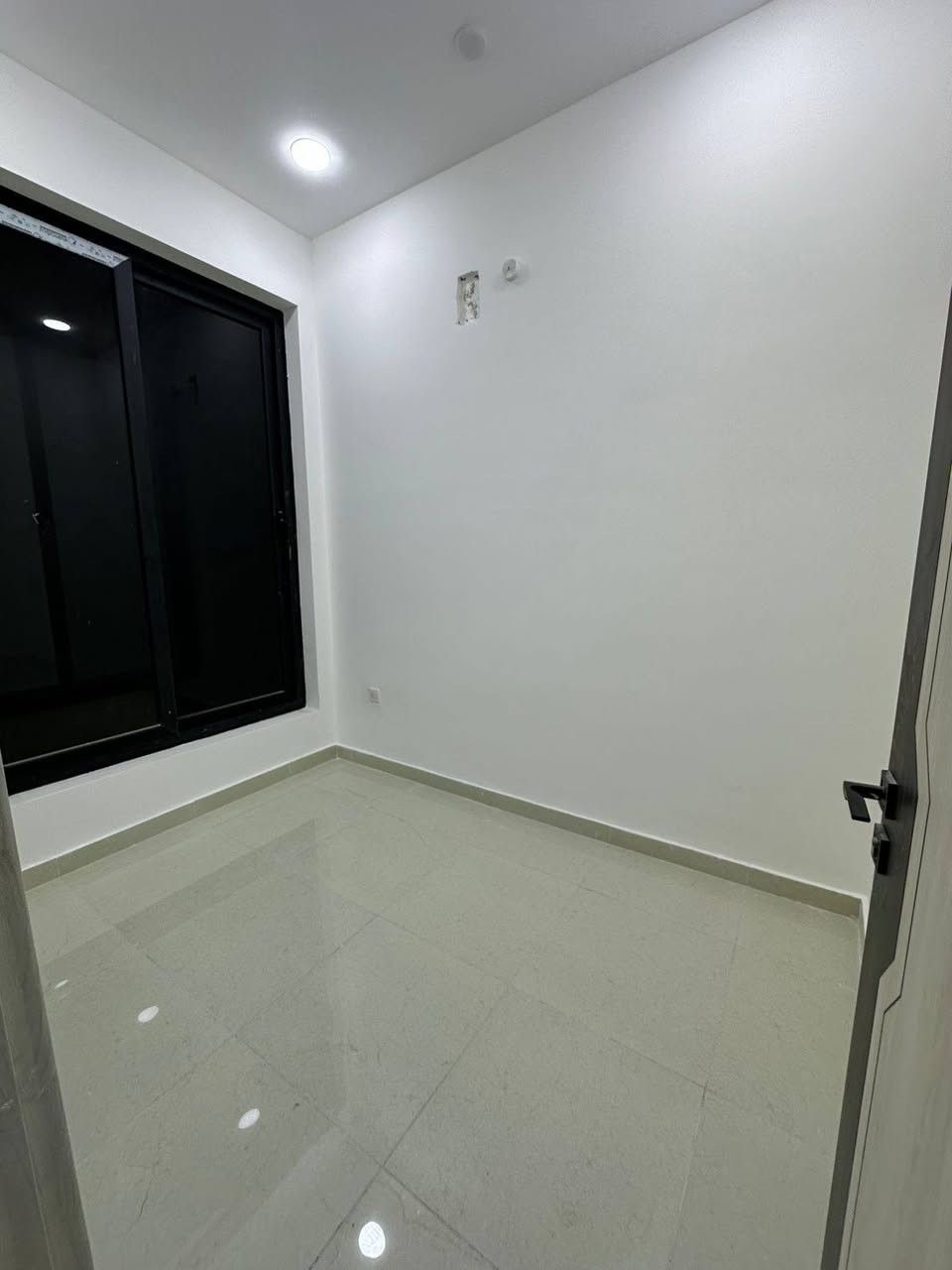 للايجار  شقق مودرن عدد 2 في السيديه ☑️
كل شقه تحتوي ع غرفتين نوم وصاله ومطبخ وخدمات ومنور 

الطابق الارضي ب800 الف قفل☑️

الطابق الثاني ب700 الف قفل ☑️

الموقع قرب التجاري📍

______________________________________

للأستفسار اكثر تفضلو بزياره مكتب الطائي للعقار 💎

السيديه شارع المركز عماره شركه السراب للمطابخ ✔️

او الأستفسار ع الارقام ادناه 📞↘️↘️ (متوفر واتساب )📌🔛

***********
