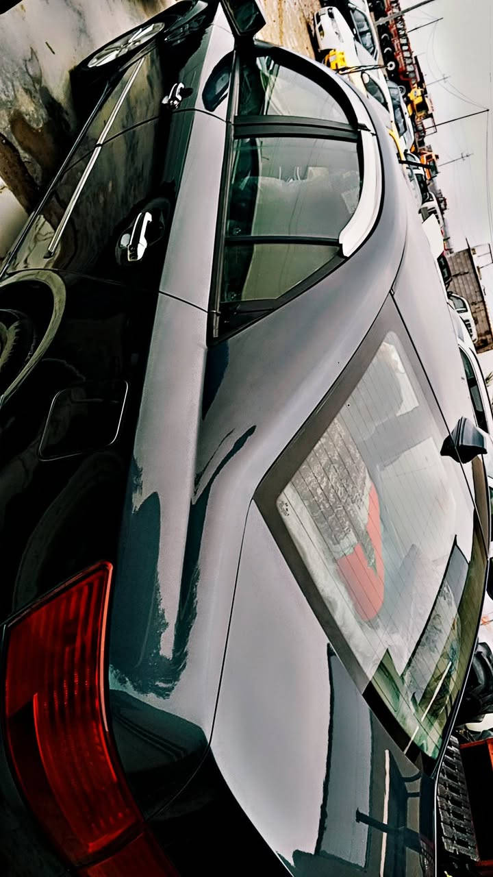 سلام عليكم للبيع سوناتا 2009 وارد امريكي سياره جاهزه من كلشي تخم تاير صدر جديد كير ومحرك شرط الفحص تبريد ثلج سياره صبغ حزام جماليه شرط بدون دواخل للاسفتسار *********** واسط الزبيديه
