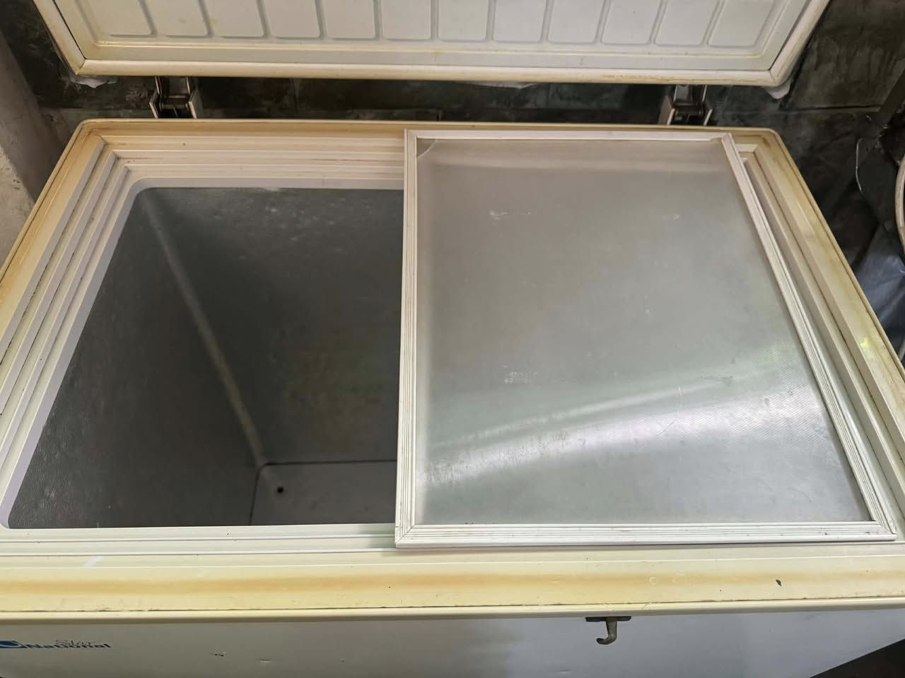 السلام عليكم مجمدة ١٢ قدم  شغالة ب١٥٠ مكان حي الاعلام بغداد


**إذا كنت صاحب هذا الإعلان وتريد حذفه لأي سبب، رجاءا أرسل رسالة إلى الدعم الفني**