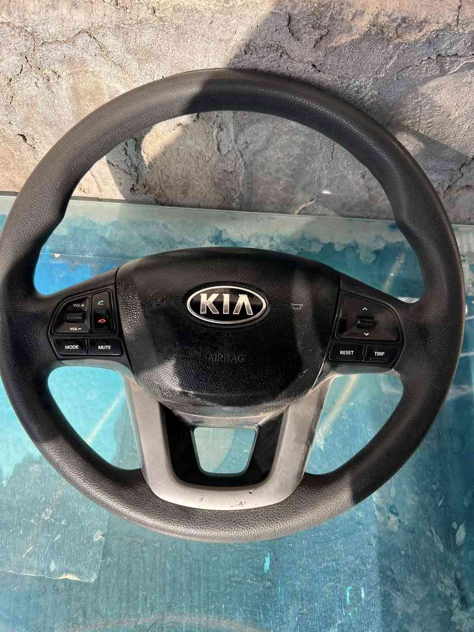 السلام عليكم
غراض كيا ريو من موديل 12 الى 16 

ابيعهن شلع بسعر مناسب 

واليفيده شي ياخذ هم ميخالف 

***********

