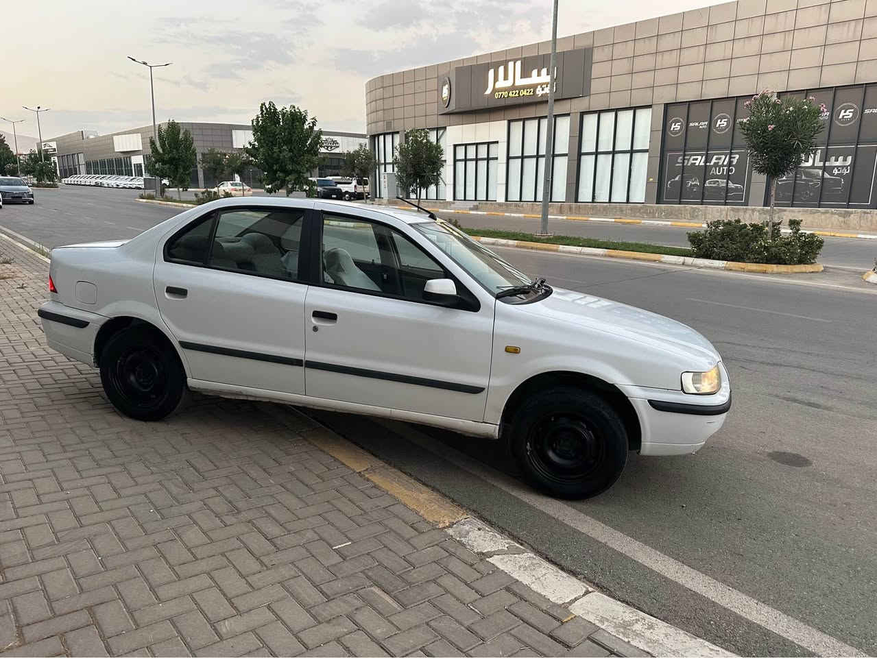سةرتا بةناوي خواي گةورة 
صةمةند ٢٠١٢ 
گرايم شكفت 
چوار جام كارةبا 
ئاوينة كارةبا 
سيوچ كونترول مةركةزي بيلاد
تةبريد 
ناو فورميكا 
ناو زةرد 
چوار تايةي تازة 
تاقم پيش و دواي تازة 
بةشةرتي كيرو مةكينة 
سةنةوي تا٢٠٣٠ تازةية 
بي بوياخة 
١٥٩ هةزار روشتوة 
سعري ٥١ گةلاو كةميك مةجال
*********** السليمانية, العراق
