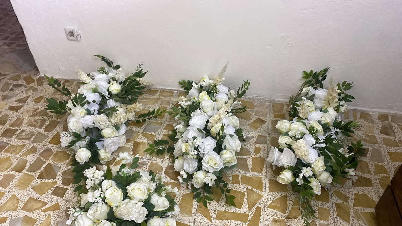 للبيع قيم واخذ كله جديد مامستخدم ابد ***********
