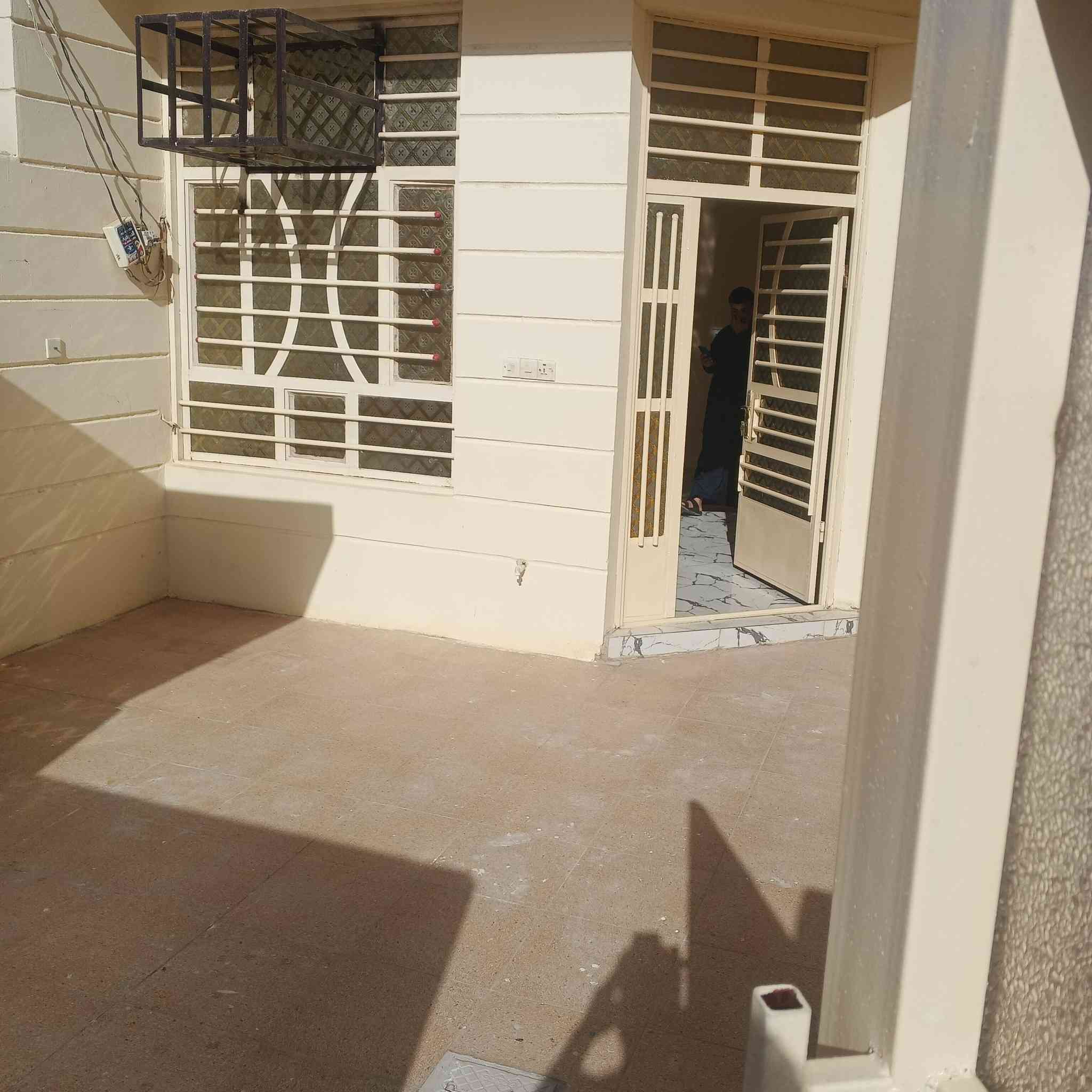 دار للبيع مساحة ١٠٠ متر طابق واحد السعر 55 وبي مجال مكان ديالئ بعقوبه تقاطع القدس دور الزراعة  الثالثه  بناء حديث متكامل ماء وكهرباء ومجاري وتبليط سند ٢٥ طابو زراعي للاستفسار ***********
