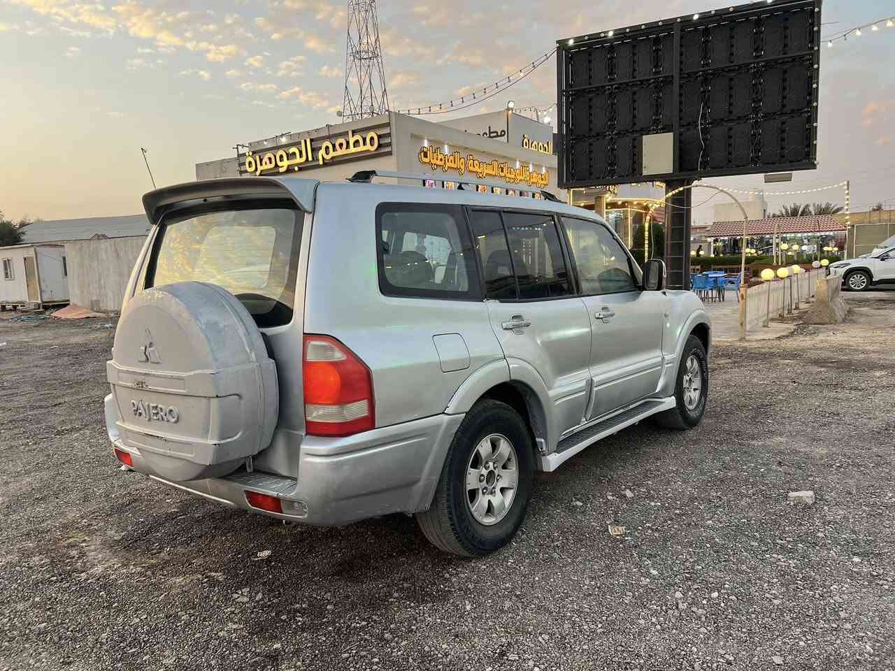 سلام عليكم للبيع باجيرو 2004 كير محرك تبريد تدفه دواخل جديده تخم تاير رقم بابل الدولي بسم خالي السياره مصبوغه عام هزّه جديده سنويه جديده كهربائي كله شغاله العنوان بغداد جسر ديالى الجديد السعر 62 / ***********
