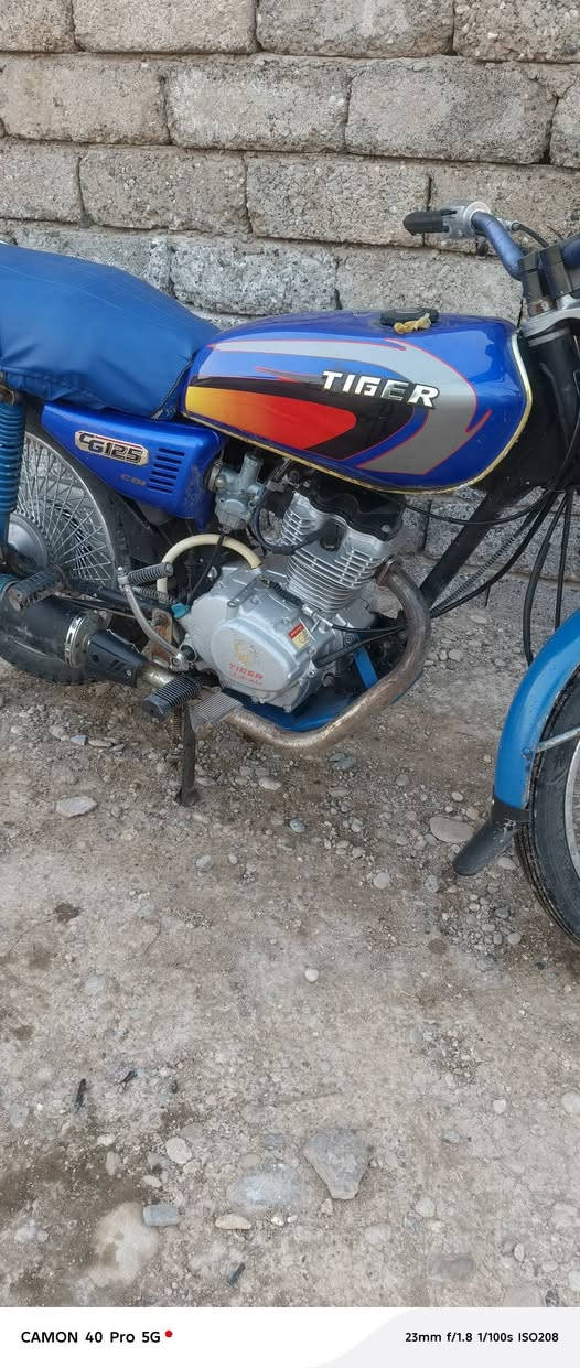 سلامو عليكم تايكر الفين و2020ماطور كامل ماتصرف ربع عليه النضافه فول  السعر 525و بيه مجال  مكان كوكجلي هذه رقمي ***********
