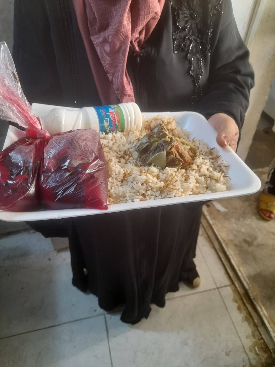 الحمدلله وشكرلله اليوم السابع من شهر رمضان المبارك اعاده الله علينا وعليكم بالخير والصحه والعافيه ان شاء الله من مطبخ الاول بسامراء مطبخ مركز المسلم لاارامل واحباب الله والمتعففين والكائن بسامراء حي الخضراء خلف منتدى شباب سامراء فتح بتاريخ ٢٠١٧ اخوتي الغوالي ان شاء الله سيكون الطبخ يوميا ان شاءالله طوال شهر رمضان المبارك بفضل الله ثم فضل الناس الخيره امثالكم بيهم البركه ان شاء الله للتبرع ***********وانت بيتك ساهم بتحويل زين كاش *********** اوماستر كي ٢٦٨٨٢١٦٥٥١ اخوتي الغوالي فزعتكم وانتم اهلا لها أن شاءالله
