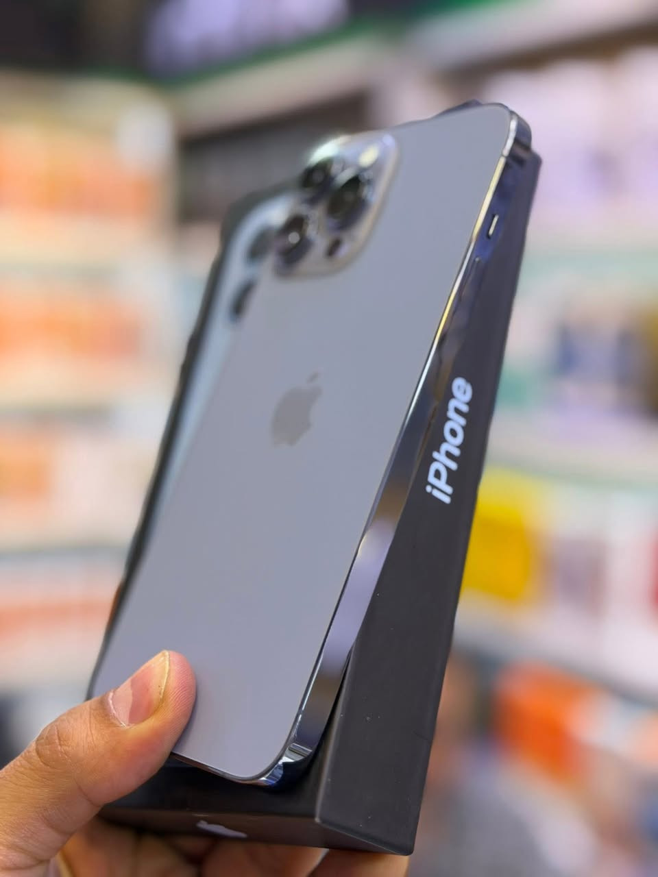 ايفون 13برو ماكس نموذج M اصلي ذاكره 256 بطاريه 98 نضافه شخط واحد مابي بي قطعه اصليه وين ميعجبك افحص على حاسبه كله نورمال وتر بروف الون مميز  ملحقات كامله السعر 600العنوان بغداد اليوسفيه 
***********
