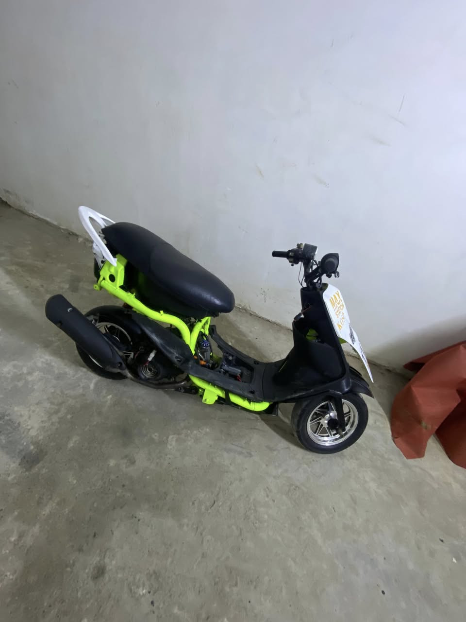 السلام عليكم ماكس عدله 58.5 كلجات رياضي تايرات جيلاتين ويل جديد شاصي مصبوغ جديد سلف طخه شوته ستوني مشتريها جديده بعدها ممشدوده سعر 350 وبيها مجال قليل مكاني المعامل حي النصر 
واتس ***********
