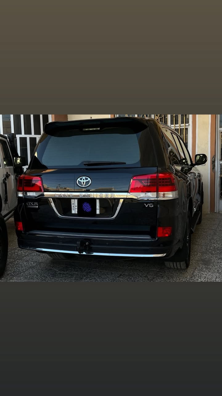 السلام عليكم للبيع لاندكروز GXR2020رقم بغداد سياره كلش جديده ماشيه 90 كير مكينه كفاله بدون صبغ فقط بارد بالجاملغ الامامي الايمن السعر53وبيها مجال مكان السياره بغداد ***********للاستفسار
