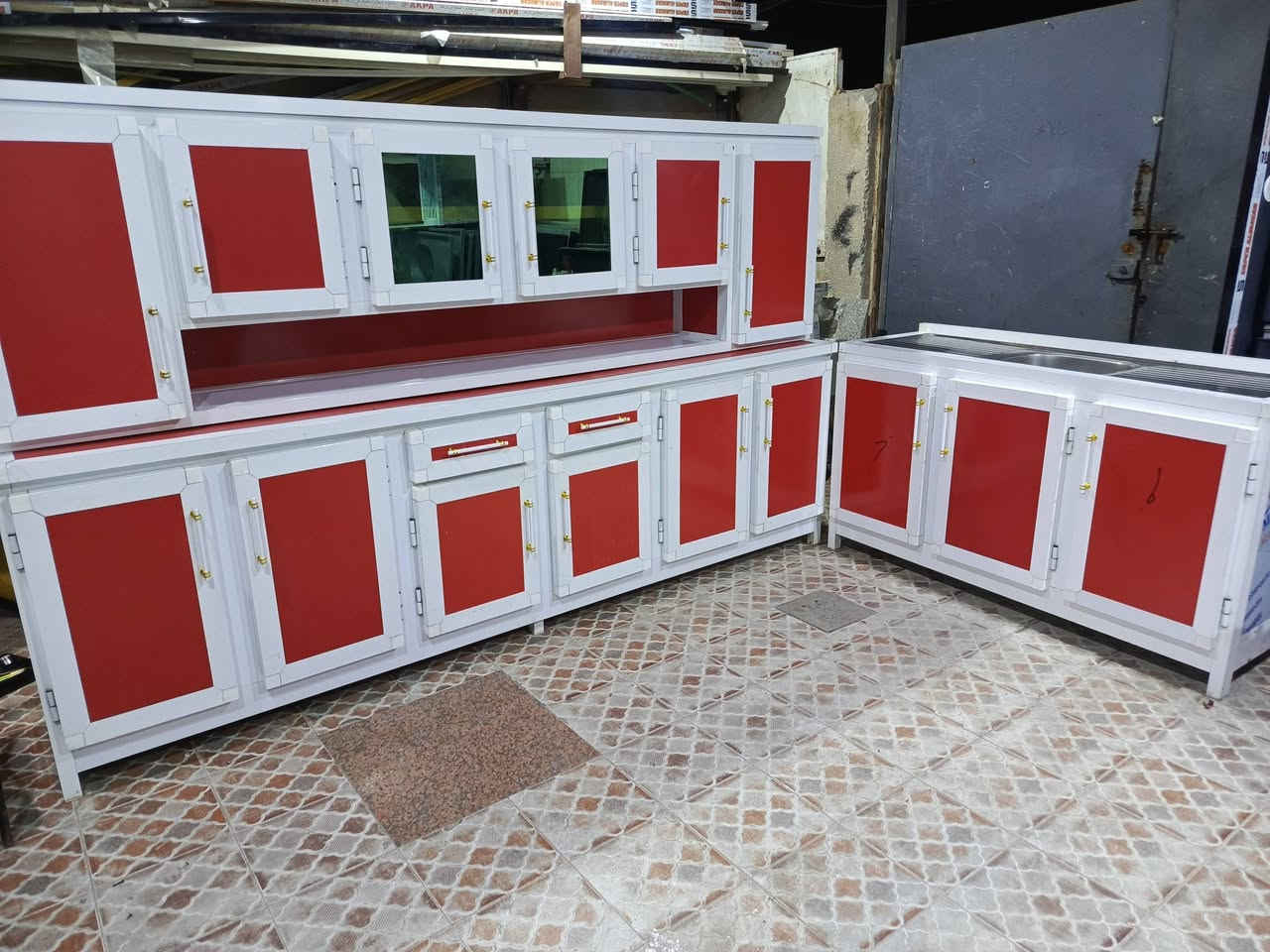 كاونتر 3 متر وسنك مترونص هذا تفصال مستعمل للبيع 
مكان بصره موجود توصيل داخل بصره 👈 ***********
