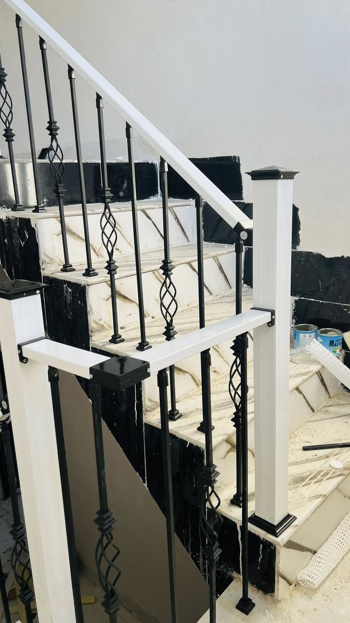 أعمالنا مستمرة ومتواصلة 😊⚒️🏠
تم إنجاز محجر درج موديل حديد قبضه ودنك المنيوم  في قضاء الحويجة /قرية لزاكة في منزل الأستاذ احمد محمد الجبوري ومبروك لأصحاب الدار🌹

متوفر لدينا كل أنواع المحجرات بكافة الألوان والأشكال 
مربع ودائري وكذلك الجام والملكي
دقة وضمان في العمل والمواد
الأسعار مناسبة جداً وتنافسية. وبنظامي القسط والنقد
شعارنا الدقة والأتقان في العمل💪

للأستفسار
*********** 
 *********** واتساب
