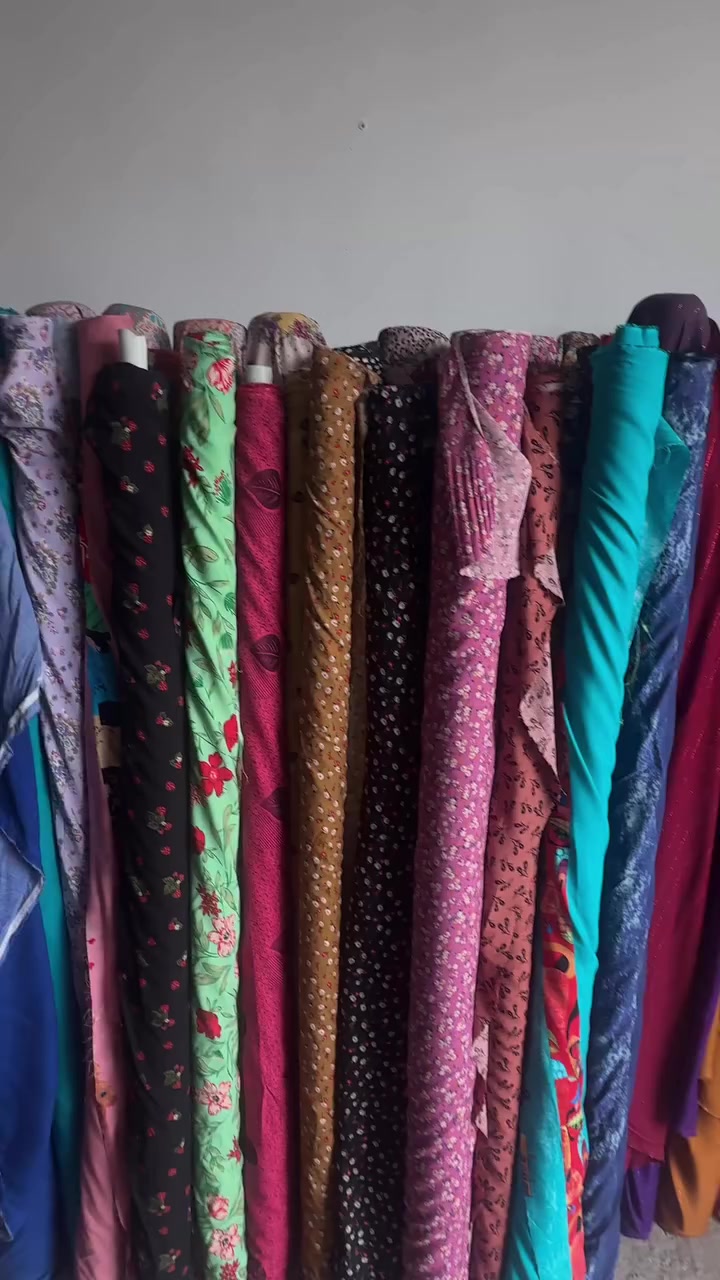 مكلفين بالنشر 
صعدو المنشور رجاءًا

اقوى عروض عيد الفطر.
لحكو الكميه خير من الله 

 قطع قماش داخل المحل ٥ الف  كل الي بالمحل قطعه مترتين ونص ٥ الف   
العنوان :-امام عباس ثاني فلكة بساحة الموكب مباشرة.  
للاستفسار الاتصال بالرقم ***********
