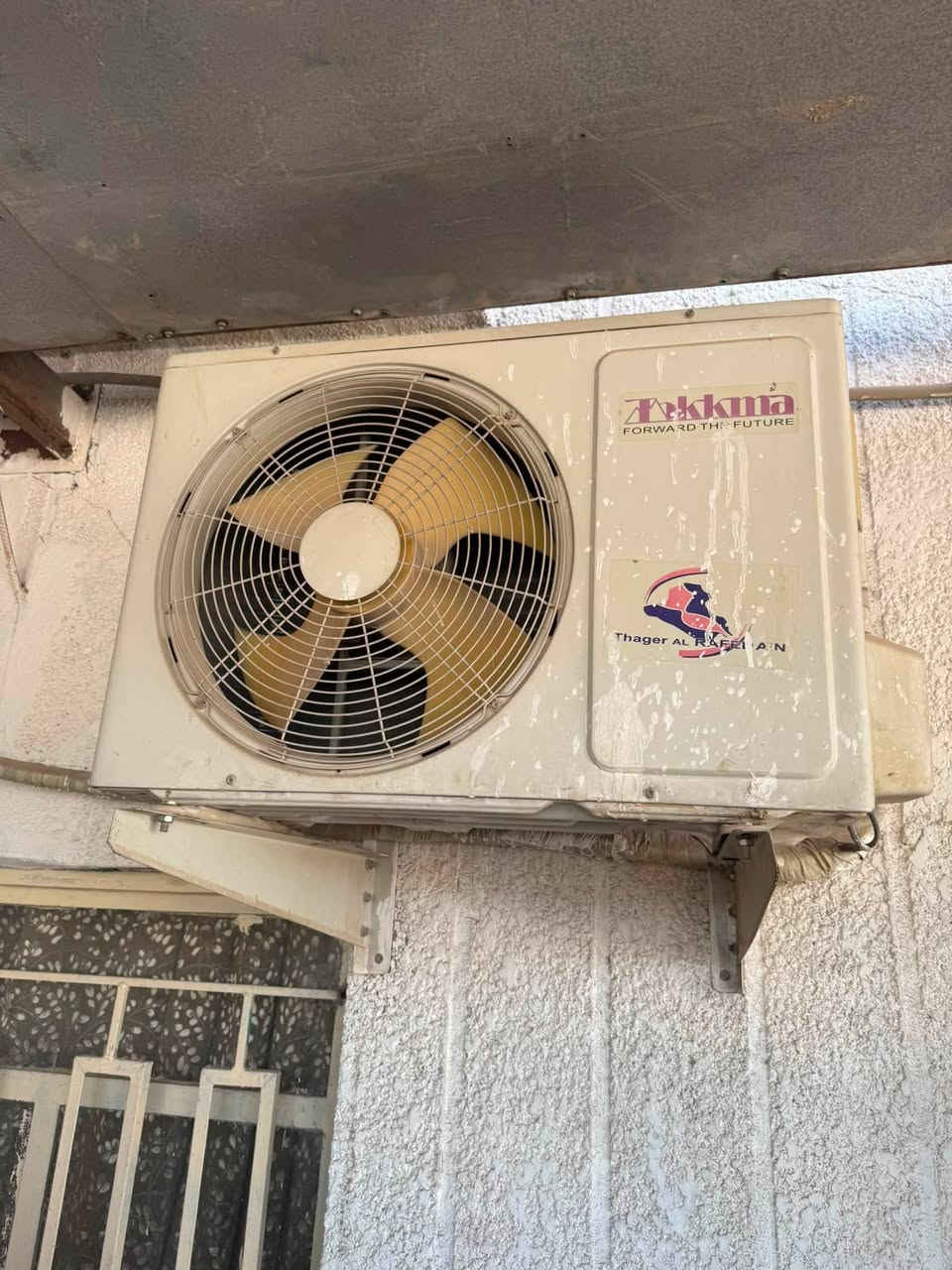 سبلت واحد طن للبيع 175  السبلت مشدود شراي يجي يفحص ويشوف البروده اوكي يجيب واحد يفله وياخذه مكاني الفلوجه للاستفسار ***********
