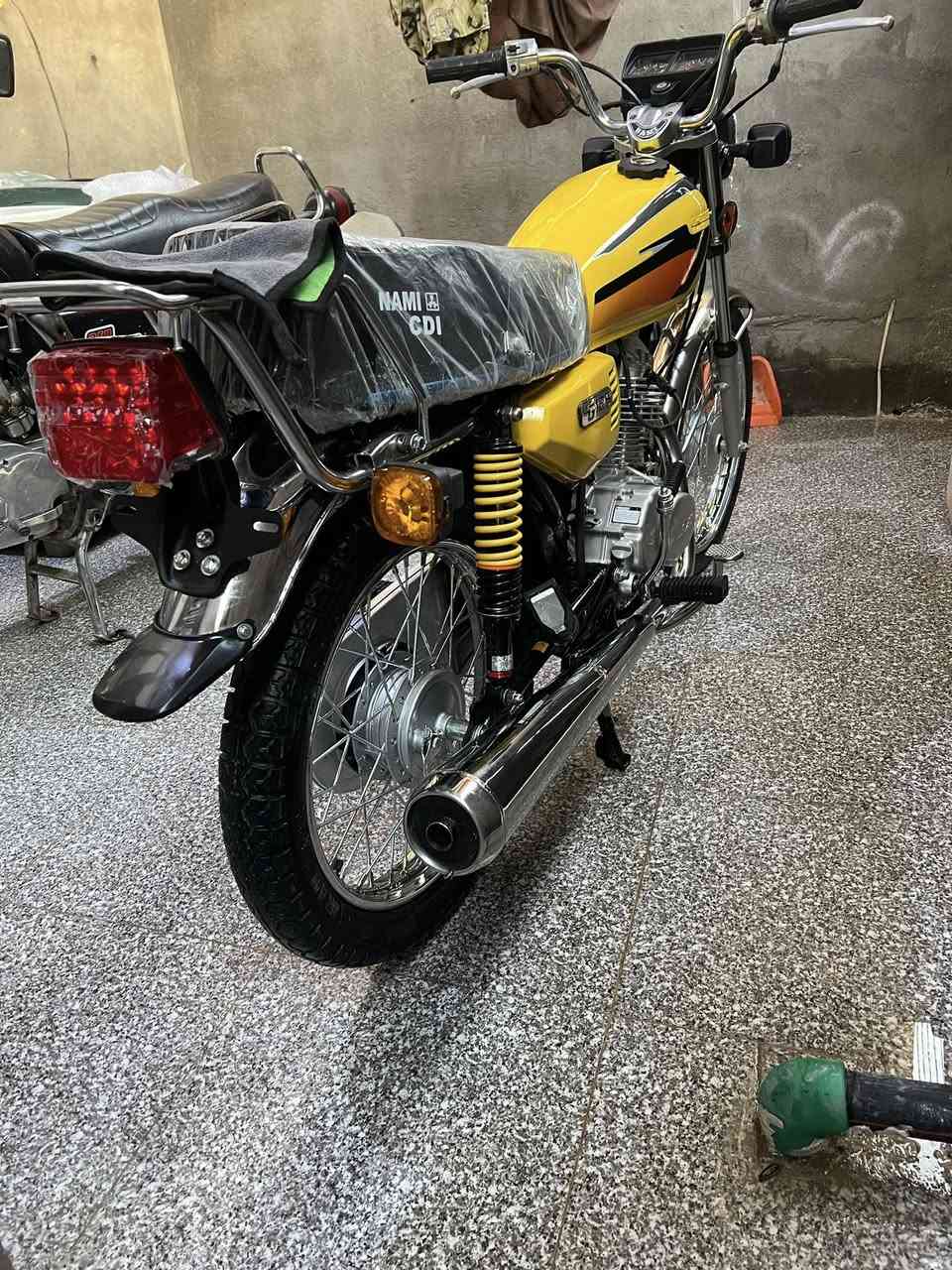 دراجه للبيع نامه شلامجه مديل ٢٢ ومعمره ٢٦ كله  جديد رقم بس لوحات مارايح عليهن السعر 1800مكان التنومه  ***********
