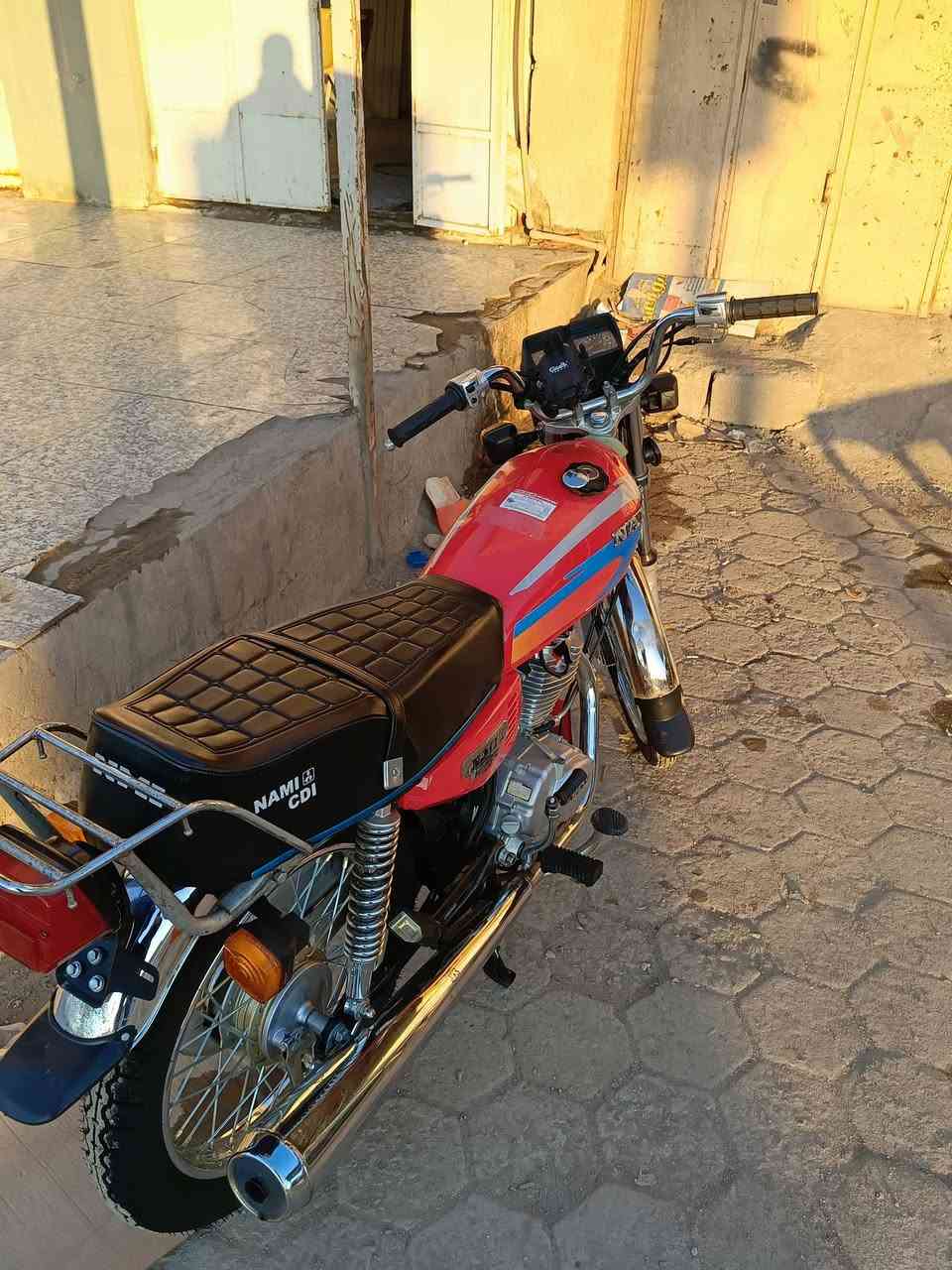 دراجه ايرانيه اوراق للبيع دراجه
سعرها مليون وبيها مجال
***********
