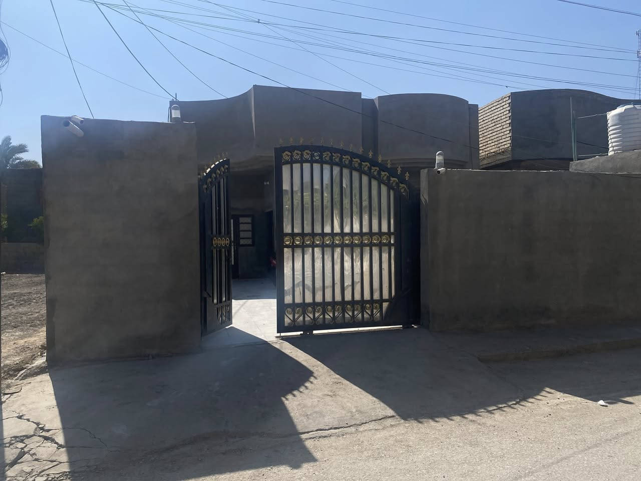 تغليف الواجهات بل فوم 
اصباغ خارجيه و داخليه
ديكورجبس بورد
ورق جدران
بديل رخام وخشب 
لوحات جداريه
اخفاء السيراميك 
وصبغ الابواب والشبابيك 
ولكافه اعمال الديكور 
وبانسب الاسعار 
مع الالتزام بل موعد
*********** /***********
بابل سده الهنديه✈️
