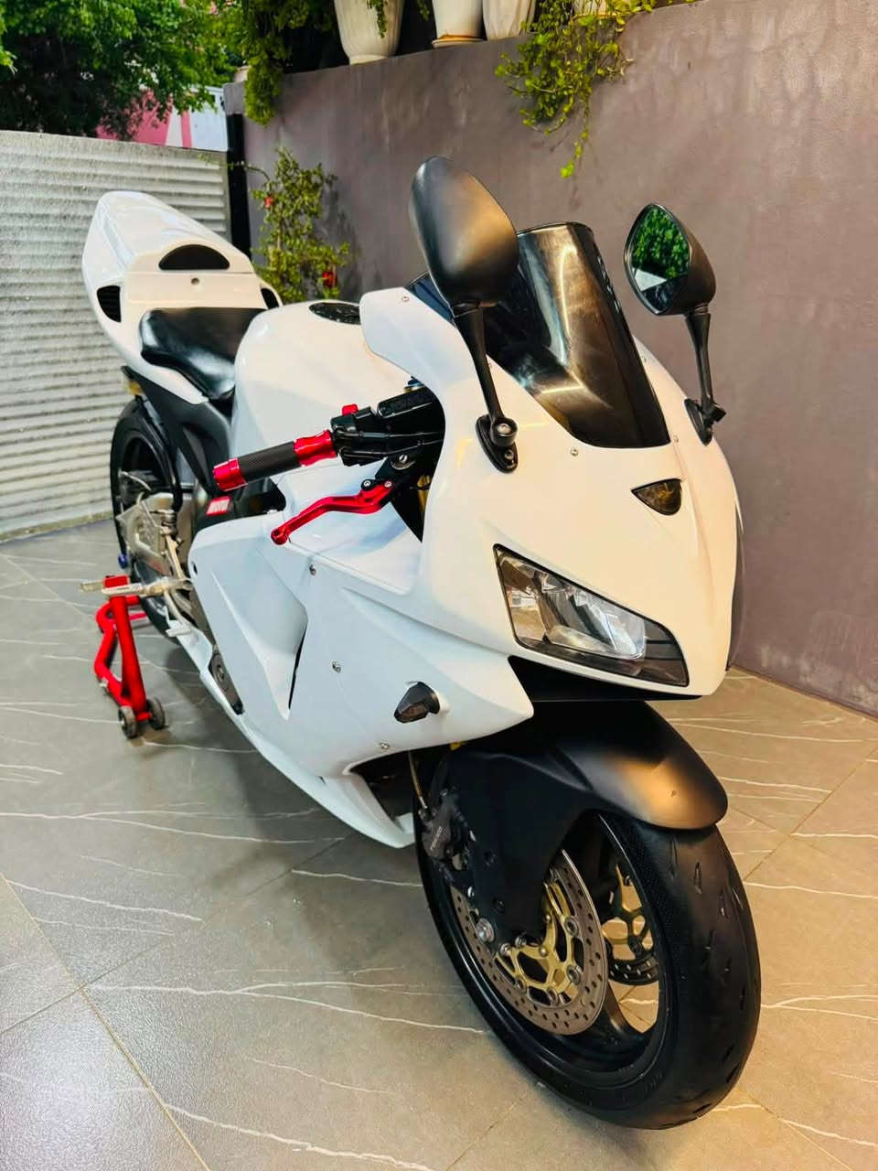 سلام و عليكم
Cbr 600 Rr للبيع✅

موديل 2006

مكفوله كفاله عامه كير مكينه كفرات 

جديده الى درجه الدراجه بلحقيقى احلى منل صور عليهه ادامه كامله من دهن و تايرات و بلكات كلشي جديد وماناقصها شي
عليهه كفرات اصلي Abs 

(مكان الدراجه سليمانيه)

سعرهه 33و بيهه مجال للطيبين ❤️

   (***********)
