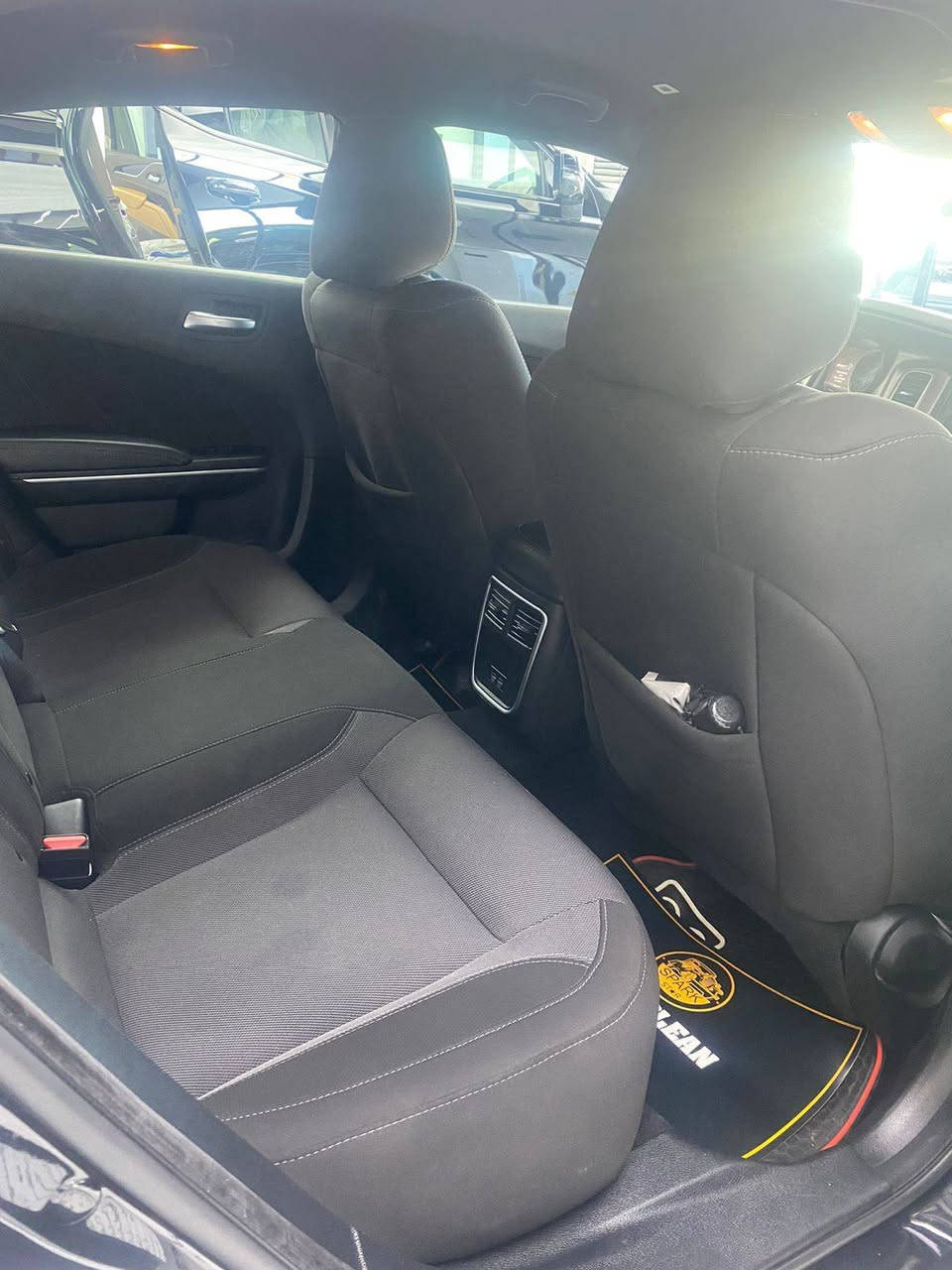 جارجر موديل ٢٢ اس اكستي ماشيه ٣٩ جديده بعده عله وضع الشركه مكينه كير حداديه تخم تاير ويل ٢٠ اصلي ابلاك توب جاهزه ممفتوح بي اي برغي كله عل شركه حادث جاملغ وبنيد فقط بدون ايرباك مطاك ايرباكه بيه بدايه خشم شاصي بدايه فقد جه اليسره حادثه والباقي كفاله رقم بغداد بسمي اصل ٢٢ تويل السياره مكان بغداد بلديات السعر ٢٢٠ الاتصال *********** عله رقم صور حادث مرفق بلمنشور
