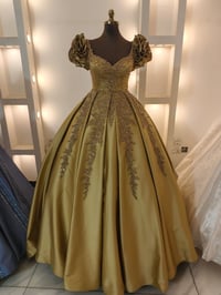 بعد اذن صاحب الاكروب عروض بدلات حنه وعرس مع صالون  :عروض خاصة بمناسبة ...