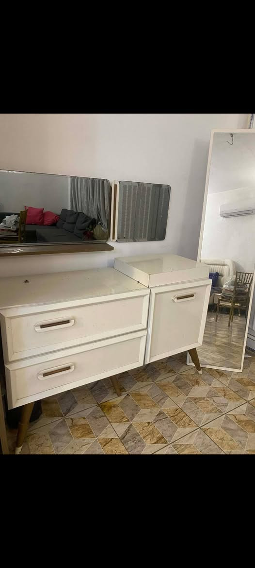 غرفة تركية ماركة ايدول للبيع سعر ٨٠٠
نظيفة جدآ
٧قطع
حي الجهاد
***********
