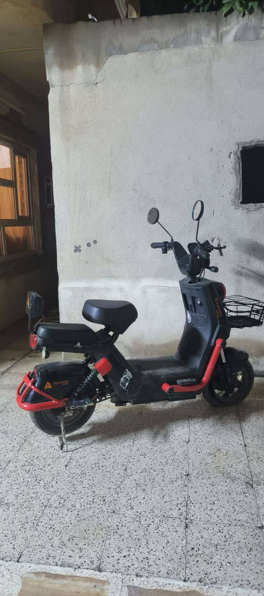 السلام عليكم عندي ماطور شحن للبيع نظيف مامستعمل كثير  السعر 300 للتواصل على الارقام التالية ***********
***********
