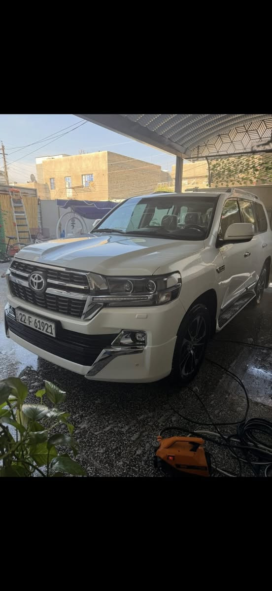 السلام عليكم
لاند كروز 2021 خليجي كراند تورنك 6 سلندر اصل 
ماشية 85 الف كيلو متر حقيقي مرقم اربيل بأسمي شخصياً 

فول مواصفات للاخير معروفة مواصفات الكراند تورنك باب خلفي  شفط عداد ليزري لكزز
5 ويل كب 5 بصمات مري شفط فول للاخير وبعد بيها هواي مواصفات 
السيارة مكفولة عدا  ملاحضات بسيطة جداً موضحه بلسونار 
السعر : 537$ وبيها مجال
العنوان:بغداد
الرقم:***********
